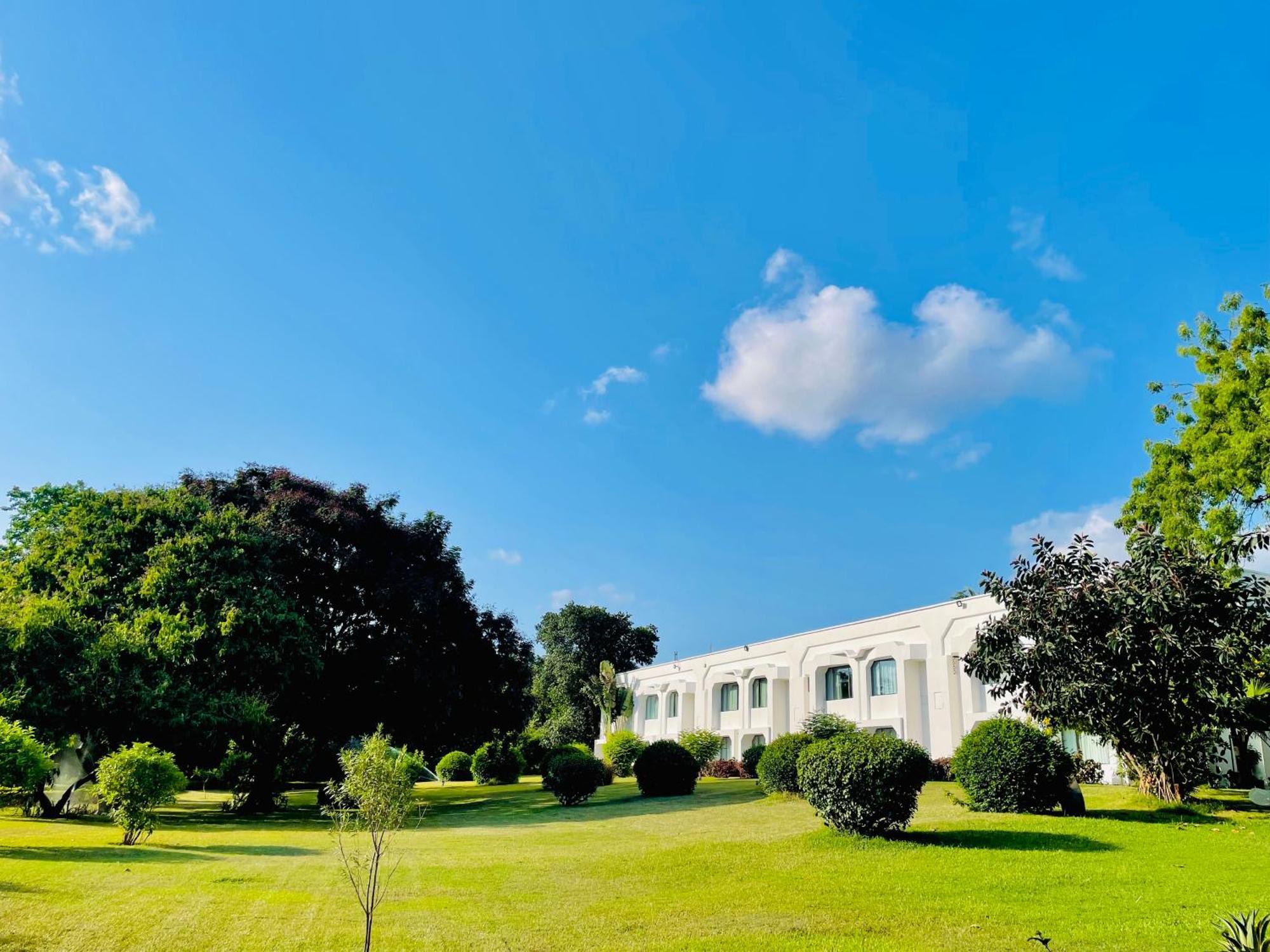 Trident Bhubaneswar Hotell Eksteriør bilde